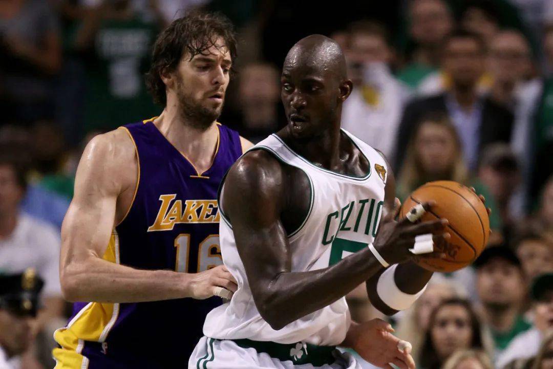 足球本质上 足球本质上