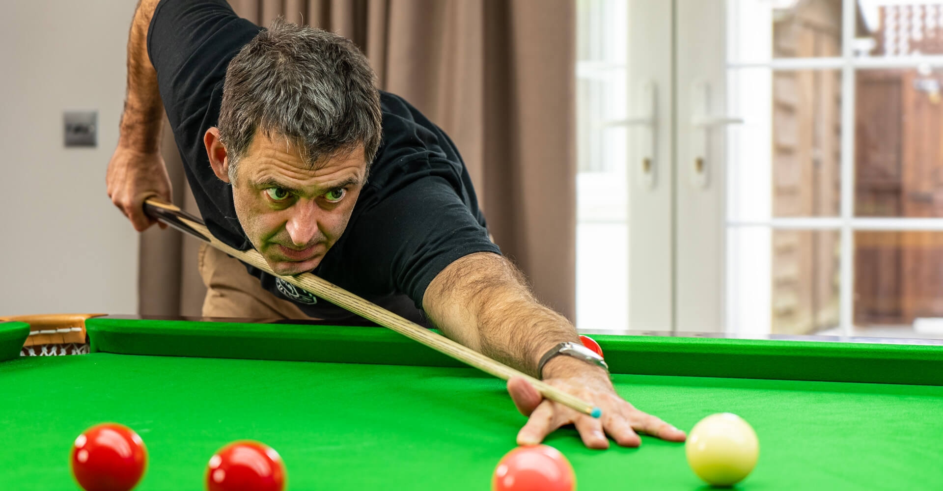 靠一两个明 靠一两个明